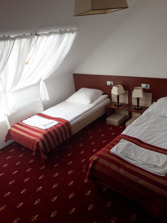 Отель Hotel Jagiełło Хрубешув